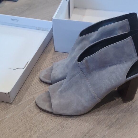 Via Spiga Gray Open-Toe Mules - Picture 6 of 10